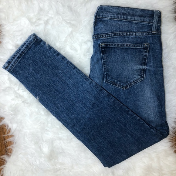 Gap Mid Rise Destructed Girl friend Jean Nwot - Picture 11 of 11